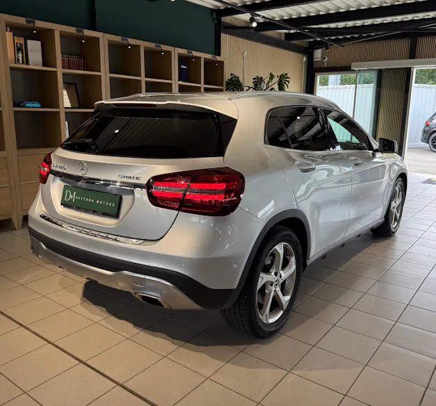 MERCEDES-BENZ GLA 220 Urban 4Matic 7G-DCT