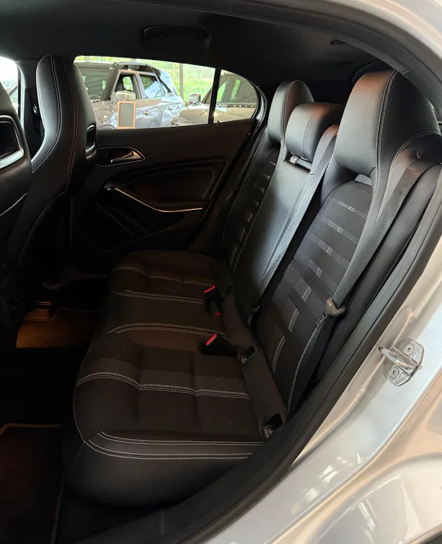 MERCEDES-BENZ GLA 220 Urban 4Matic 7G-DCT