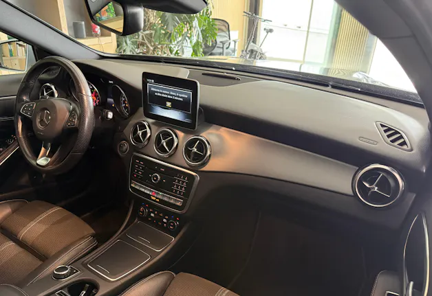 MERCEDES-BENZ GLA 220 Urban 4Matic 7G-DCT