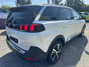 PEUGEOT 5008 1.2 Pure Tech Allure