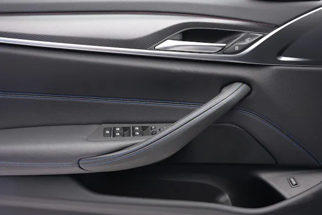 BMW 530i xDrive 48V M Sport Steptronic *Anhängerkupplung*