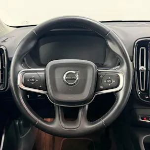 VOLVO XC40 2.0 D4 Momentum AWD