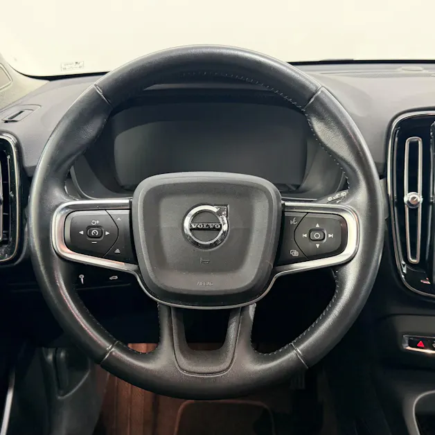 VOLVO XC40 2.0 D4 Momentum AWD