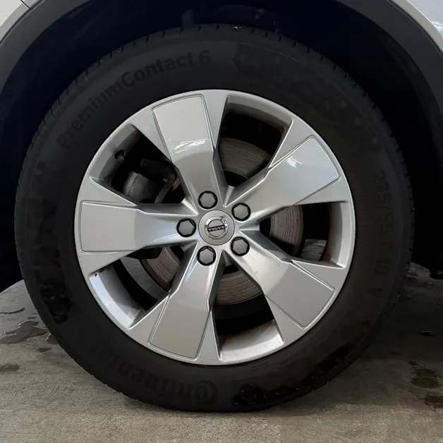 VOLVO XC40 2.0 D4 Momentum AWD