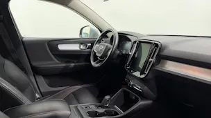 VOLVO XC40 2.0 D4 Momentum AWD