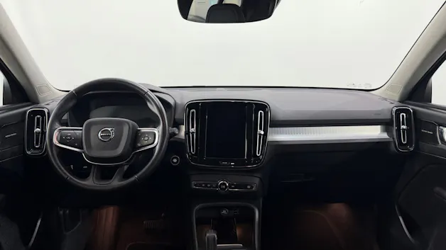 VOLVO XC40 2.0 D4 Momentum AWD