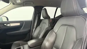 VOLVO XC40 2.0 D4 Momentum AWD