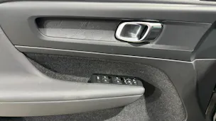 VOLVO XC40 P6 Core