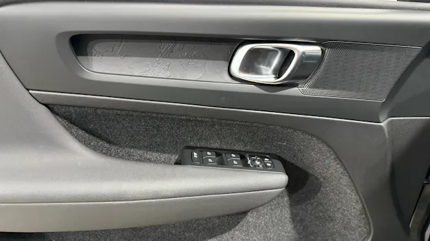 VOLVO XC40 P6 Core