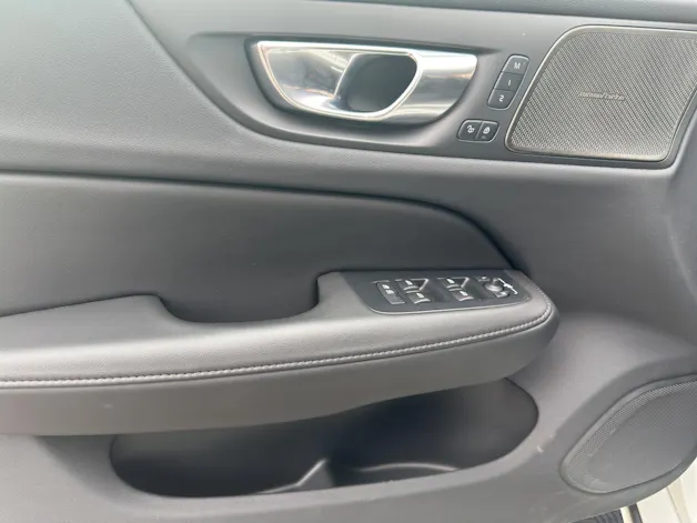 VOLVO V60 B4 Benzin Mild Hybrid Plus Dark DCT