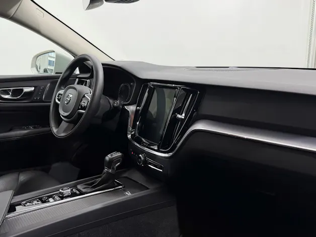 VOLVO V60 2.0 D4 Momentum