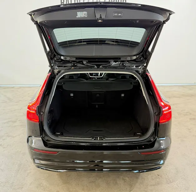 VOLVO V60 2.0 T8 TE Ultra Dark eAWD