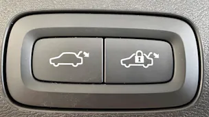 VOLVO V60 2.0 T8 TE Ultra Dark eAWD