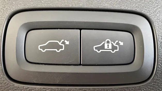 VOLVO V60 2.0 T8 TE Ultra Dark eAWD