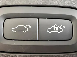 VOLVO V60 2.0 T8 TE Ultra Dark eAWD
