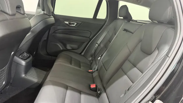 VOLVO V60 2.0 T8 TE Ultra Dark eAWD
