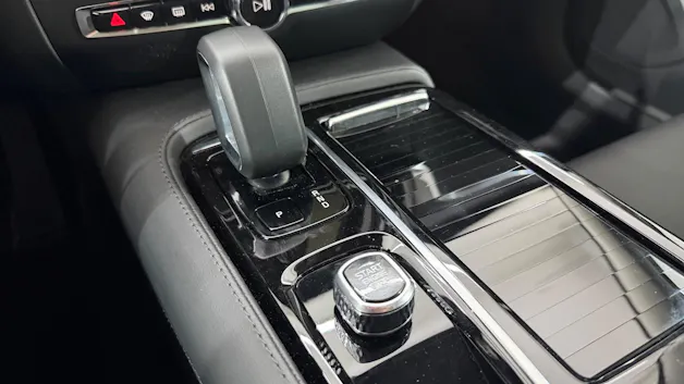 VOLVO V60 2.0 T8 TE Ultra Dark eAWD