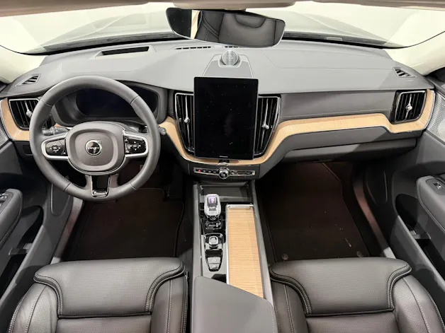 VOLVO XC60 2.0 T6 TE Ultra Bright eA