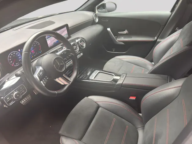 MERCEDES-BENZ A 180 AMG Line 7G-DCT