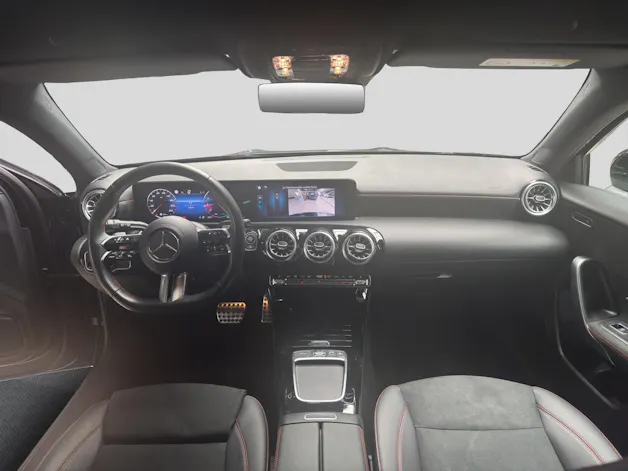 MERCEDES-BENZ A 180 AMG Line 7G-DCT
