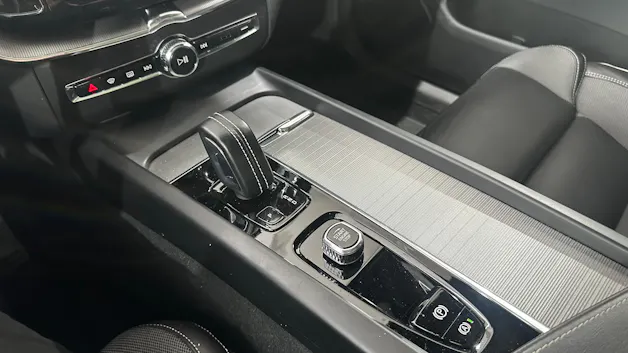 VOLVO XC60 2.0 T6 TE R-Design eAWD