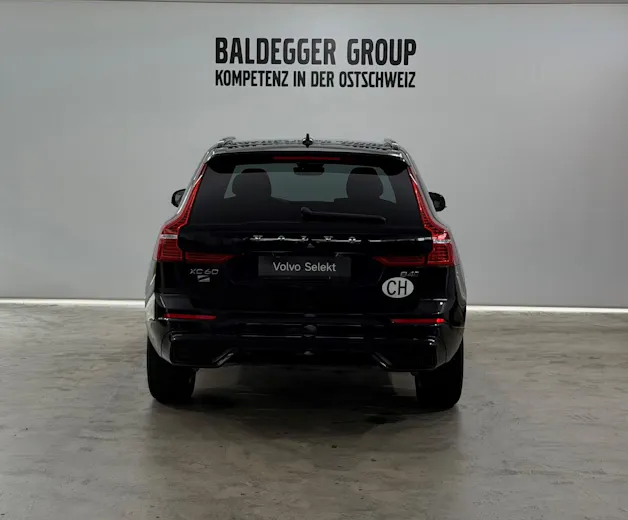 VOLVO XC60 2.0 B4 MH R-Design AWD