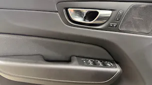 VOLVO XC60 2.0 B4 MH R-Design AWD