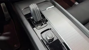 VOLVO XC60 2.0 B4 MH R-Design AWD