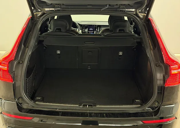 VOLVO XC60 2.0 B4 MH R-Design AWD