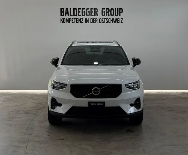 VOLVO XC40 2.0 B3 MH Plus Dark