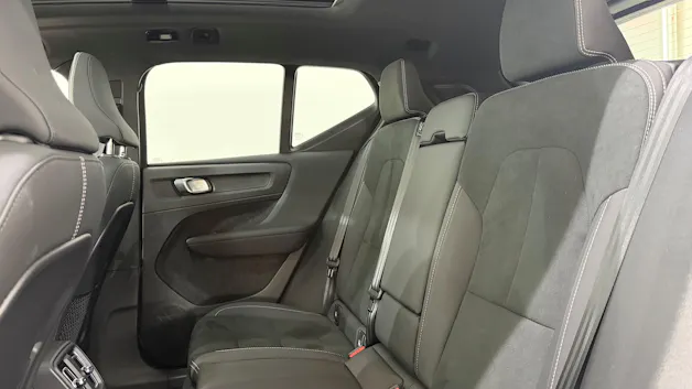 VOLVO XC40 2.0 B3 MH Plus Dark