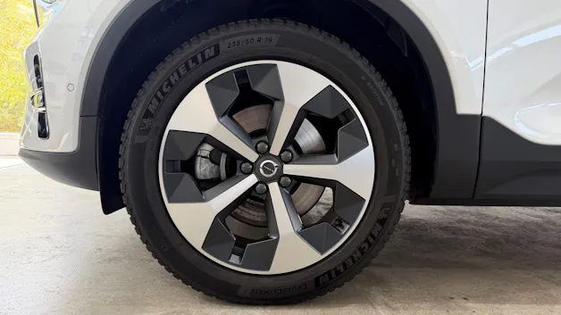 VOLVO XC40 2.0 B3 MH Plus Dark