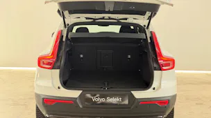 VOLVO XC40 2.0 B3 MH Plus Dark