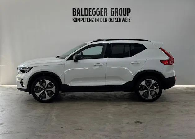 VOLVO XC40 2.0 B3 MH Plus Dark