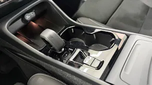 VOLVO XC40 2.0 B3 MH Plus Dark