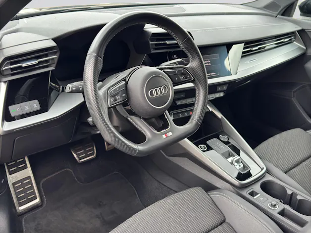 AUDI A3 Limousine 35 TFSI S-Line Schwarz Optik S-tronic
