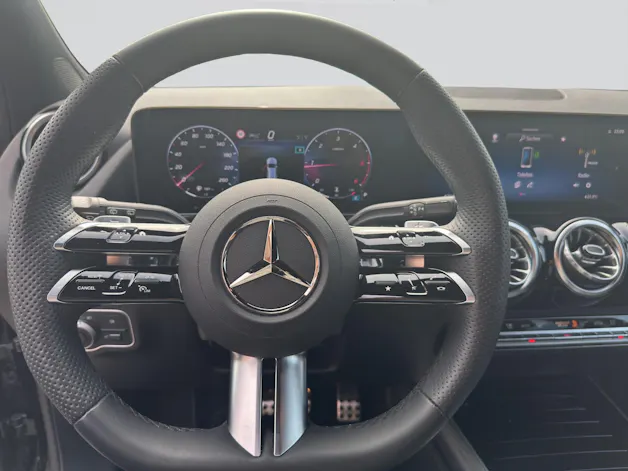 MERCEDES-BENZ GLA 200d 8G-DCT AMG Line Night