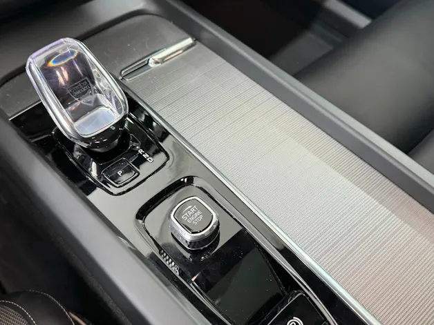 VOLVO XC60 2.0 T8 TE Ultimate Dark e