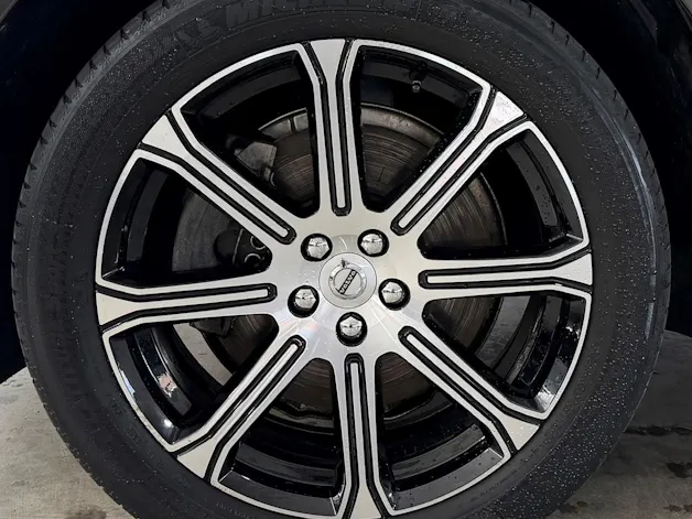 VOLVO XC60 2.0 B5 MH Inscription AWD