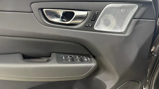 VOLVO XC60 2.0 T8 TE Ultra Dark eAWD
