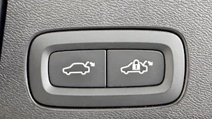 VOLVO XC60 2.0 T8 TE Ultra Dark eAWD