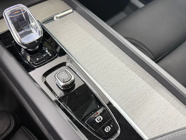 VOLVO XC60 2.0 T8 TE Ultra Dark eAWD