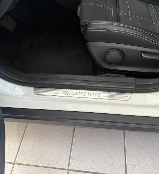MERCEDES-BENZ GLA 220 d Urban 4Matic 7G-DCT