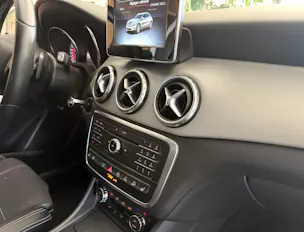 MERCEDES-BENZ GLA 220 d Urban 4Matic 7G-DCT