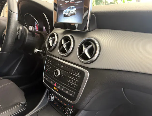 MERCEDES-BENZ GLA 220 d Urban 4Matic 7G-DCT