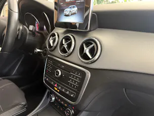 MERCEDES-BENZ GLA 220 d Urban 4Matic 7G-DCT