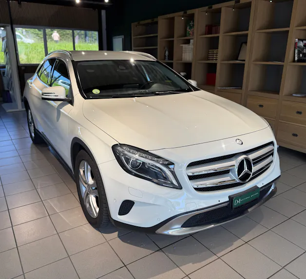 MERCEDES-BENZ GLA 220 d Urban 4Matic 7G-DCT