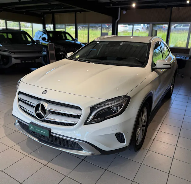 MERCEDES-BENZ GLA 220 d Urban 4Matic 7G-DCT