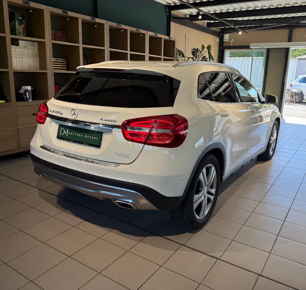 MERCEDES-BENZ GLA 220 d Urban 4Matic 7G-DCT