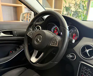 MERCEDES-BENZ GLA 220 d Urban 4Matic 7G-DCT